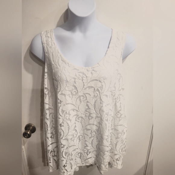 Lace Overlay Tank - Picture 7 of 9